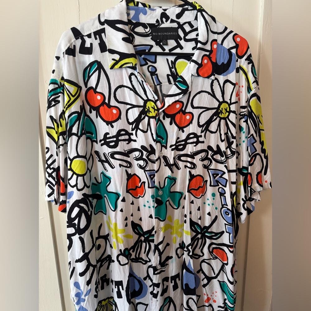 No Boundaries Multicolor Graphic Shirt